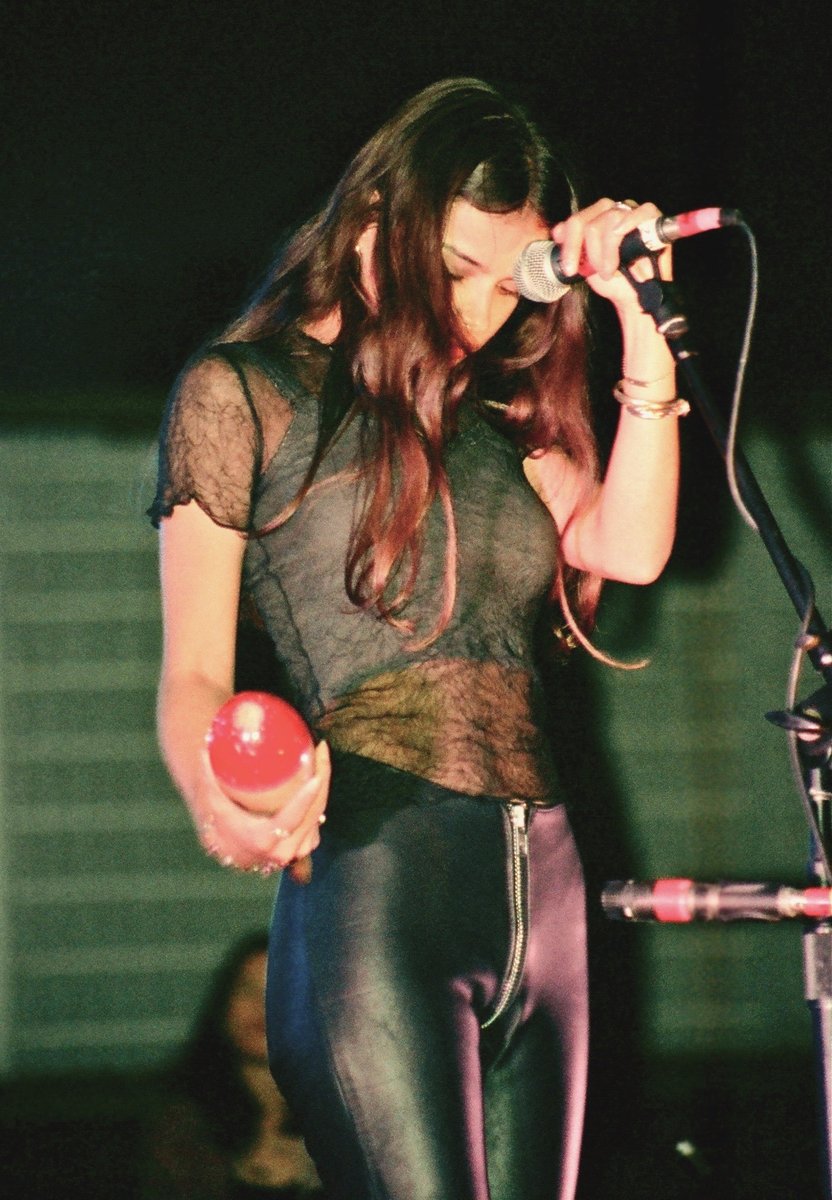 thejunebugfreak's tweet photo. Hope Sandoval

1994 https://t.co/kUoE9yyTau