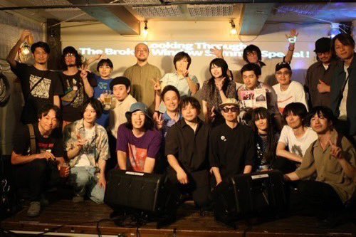 先週日曜日は<a href="/monarecords/">モナレコード</a> にお集まり頂きありがとうございました🌻
センバカは生バンドスタイルも板についてきまして、4人でアンサンブルを奏でてきました。また、対バンも素晴らしい方々ばかりで充実の一日でした。夏も始まったばかり、どうぞ引き続きよろしくお願いします！