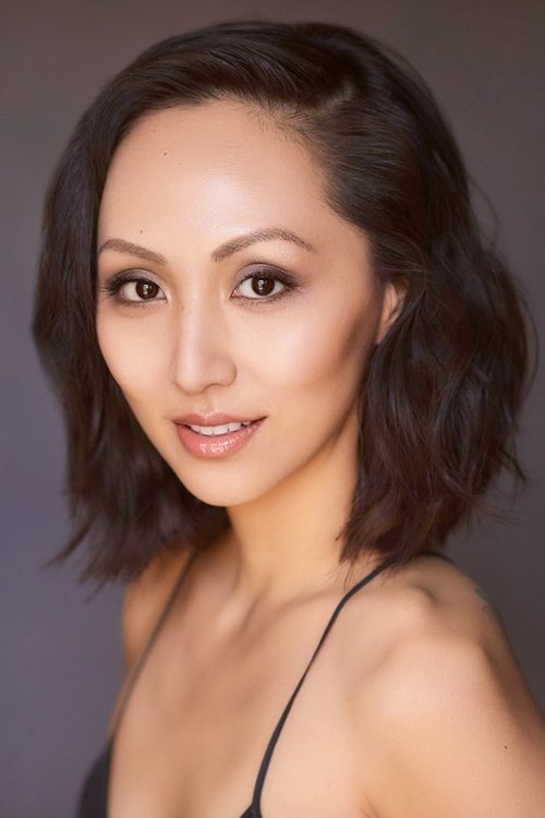 Happy Birthday to Linda Park, who brought brilliance and heart to Star Trek: Enterprise as Ensign Hoshi Sato! Fun fact: She was just 23 when she took on the role, portraying a genius linguist who helped shape early Starfleet communications.