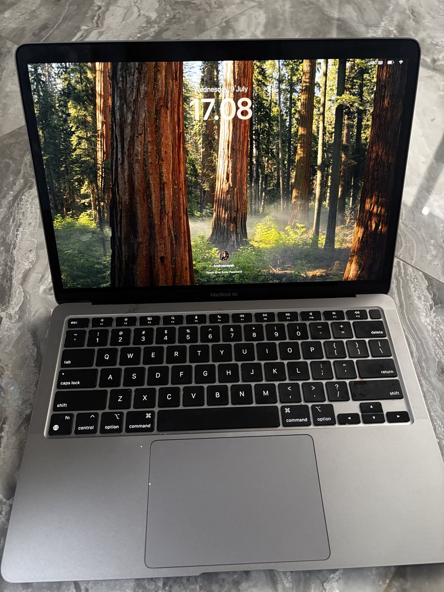 WTS MacBook Air M1 2020 8/256. Start from 9jt (bisa nego tipis)

- kamera dan speaker jernih, keyboard mulus
- BH 90% 
- box, surat2, power adapter ori, cable IT (beli di iBox)
- pemakaian baru dua tahun
- minus di ujung ada damage sedikit #zonauang
