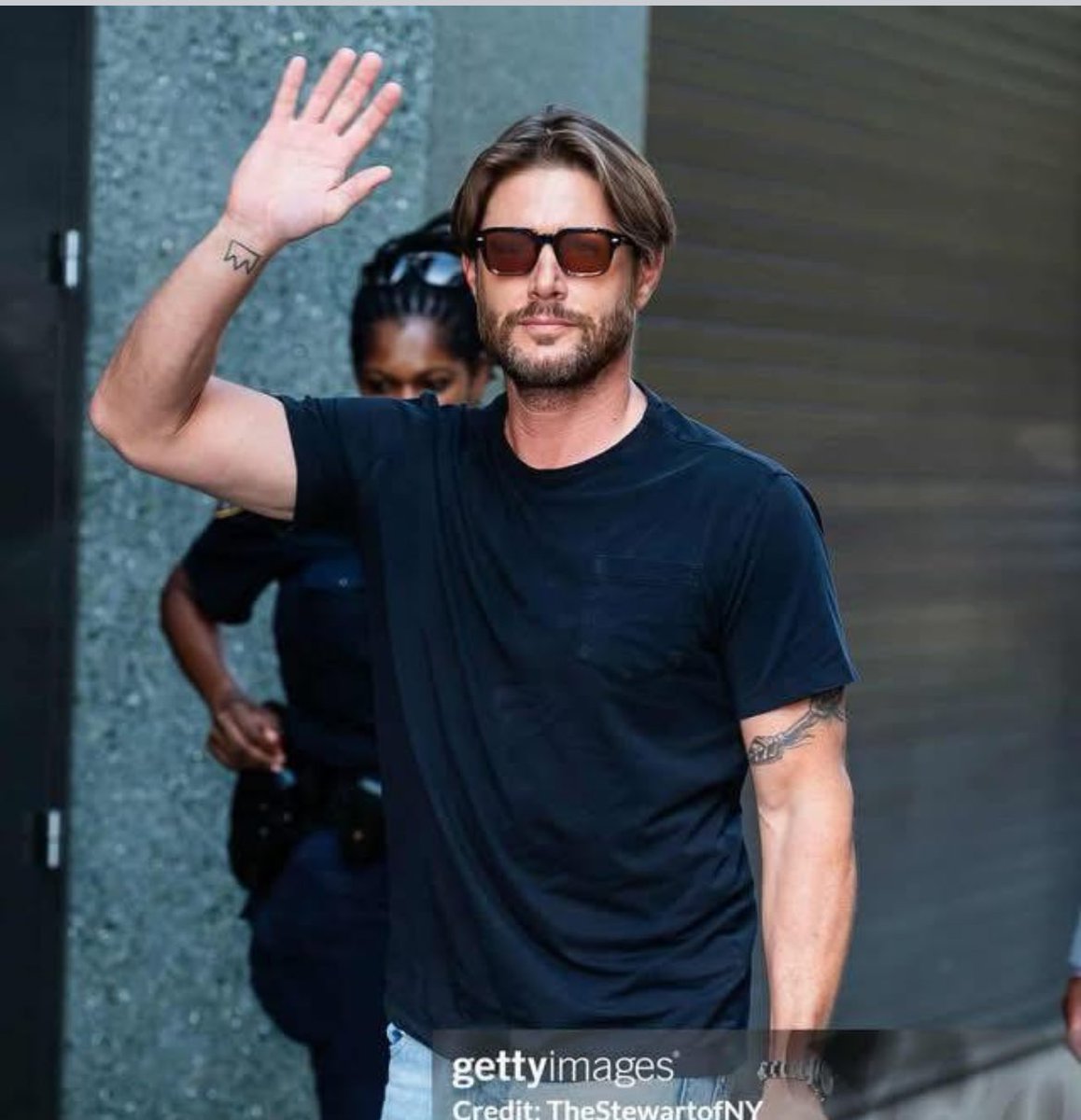 krlehr's tweet image. 🚨New Countdown episode is HERE and it’s still the #1 show in the US on #AmazonVideo🇺🇸💥 If you’re loving #JensenAckles in all his tuxedo-wearing, heart-breaking glory— 👉 Go RATE it on IMDb, Amazon &amp;amp; Rotten Tomatoes! Let’s keep it on top. 🖤🔥 #Countdown