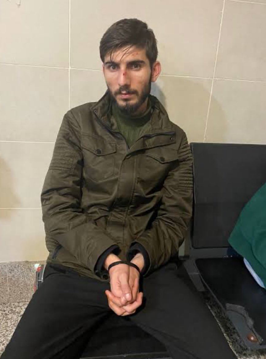 KurdKav's tweet photo. Bilindiği gibi, Kürt Öncüleri Derneği Başkanı Ali Çeven, bir sokak röportajında, “Ben Türk değil, Kürdüm” dediği için 8 ayı aşkın bir süredir tutuklu bulunmaktadır.
Yarın saat 11’de, Çağlayan adliyesinde görülecek olan duruşmasına tüm halkımızı bekliyoruz. https://t.co/P4wtGSocG0