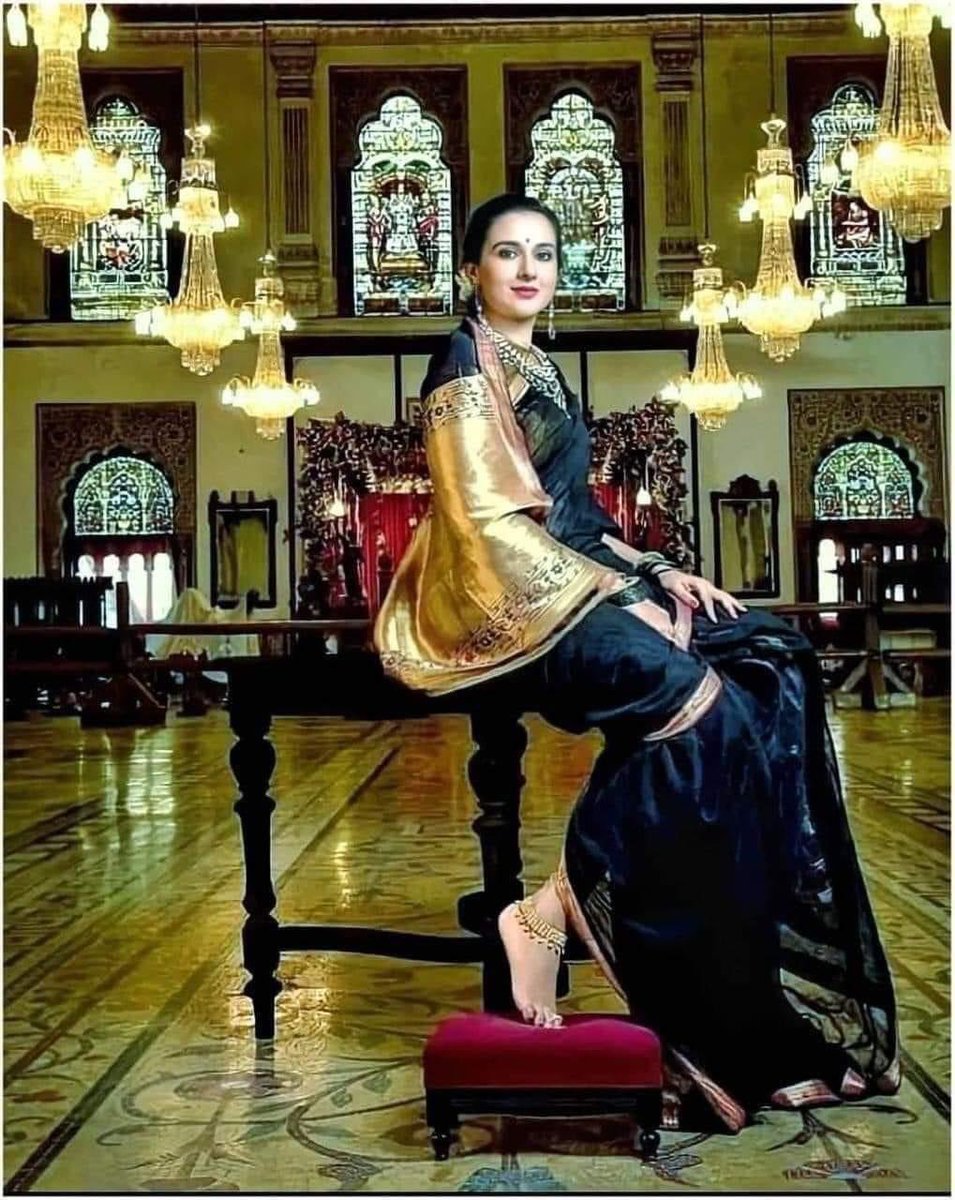 Unparalleled Skill Of The Indian Artisans!

Maharani Radhika Raje Gaikwad of the Baroda Royal family, wearing a 100-year-old saree from the Gaikwad Royal Collection.

The Saree is made of pure cotton ( handloom) and the "pallu" or "anchal" of the saree is made of real Gold.
