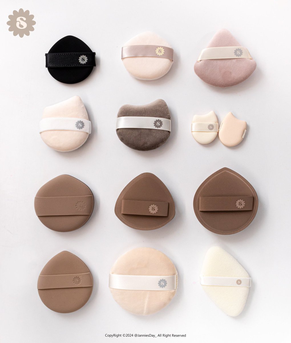 *แยกพัฟแต่ละรุ่น คือนอกจากแปรงแล้วงานพัฟทำมาดีจริง ซักแล้วก็ยังทน รุ่นสีน้ำตาลลงงานรองพื้นได้ฟินิชผิวสวยมากก