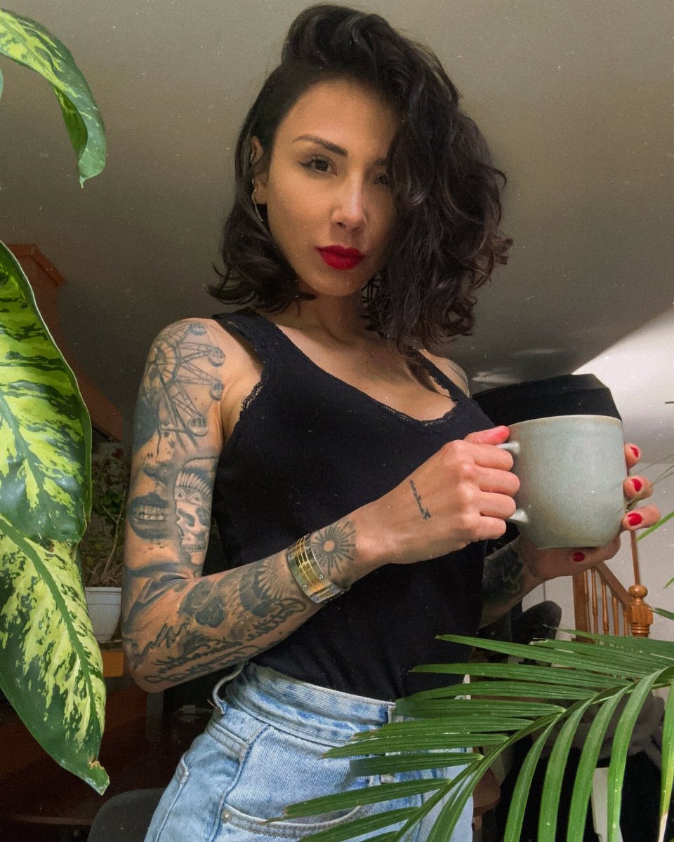 Happy humpday 💋💋