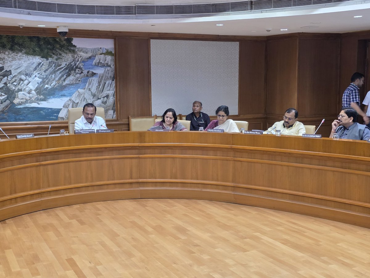 Ravindra Waikar (@ravindrawaikar) on Twitter photo Attended a meeting of The Committee on Housing and Urban Affairs, Chaired by Shri <a href="/MaguntaRaghava/">Magunta Raghava Reddy</a> , MP organised for briefing by the representatives of the Ministry of Housing and Urban Affairs on ‘Construction and Allotment Policy of Flats by DDA’.
<a href="/Shivsenaofc/">Shivsena - शिवसेना</a> <a href="/MoHUA_India/">Ministry of Housing and Urban Affairs</a> Attended a meeting of The Committee on Housing and Urban Affairs, Chaired by Shri <a href="/MaguntaRaghava/">Magunta Raghava Reddy</a> , MP organised for briefing by the representatives of the Ministry of Housing and Urban Affairs on ‘Construction and Allotment Policy of Flats by DDA’.
<a href="/Shivsenaofc/">Shivsena - शिवसेना</a> <a href="/MoHUA_India/">Ministry of Housing and Urban Affairs</a>