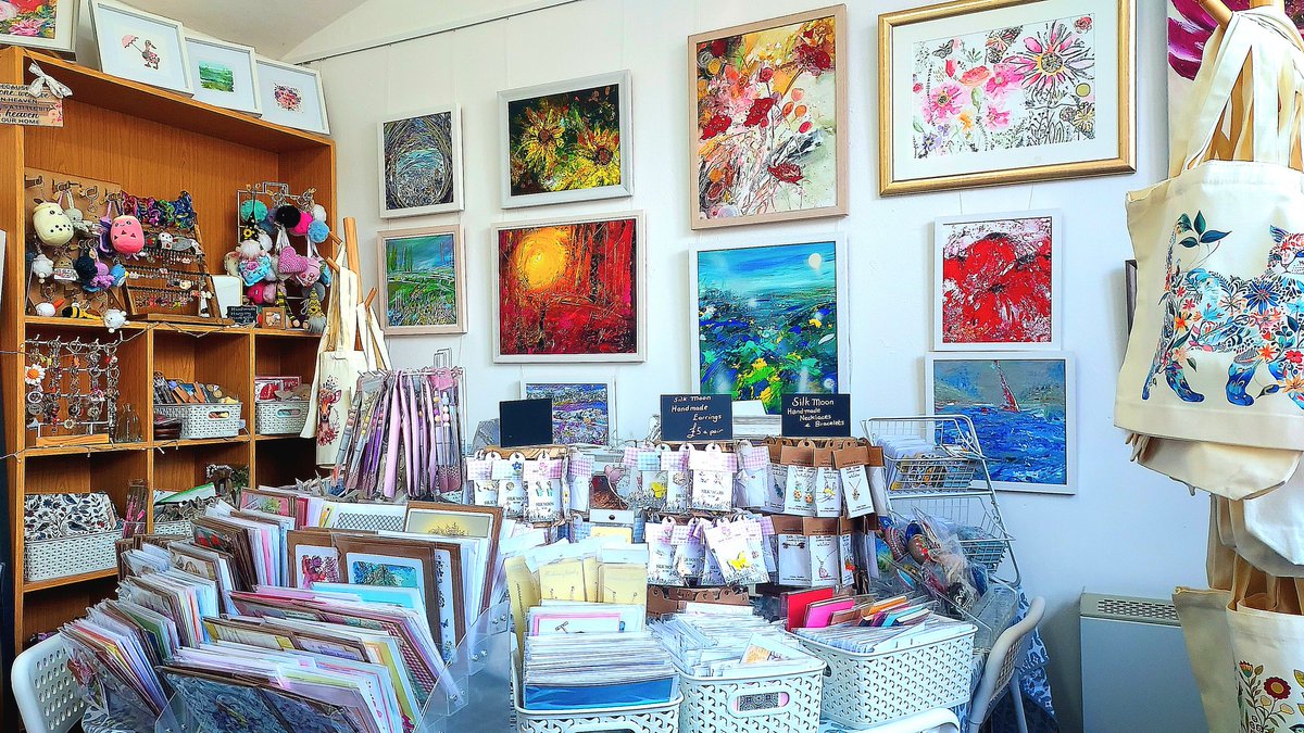 <a href="/TracyBu82225745/">Silk Moon Gift Shop & Artist Studio Tracy Butler</a>