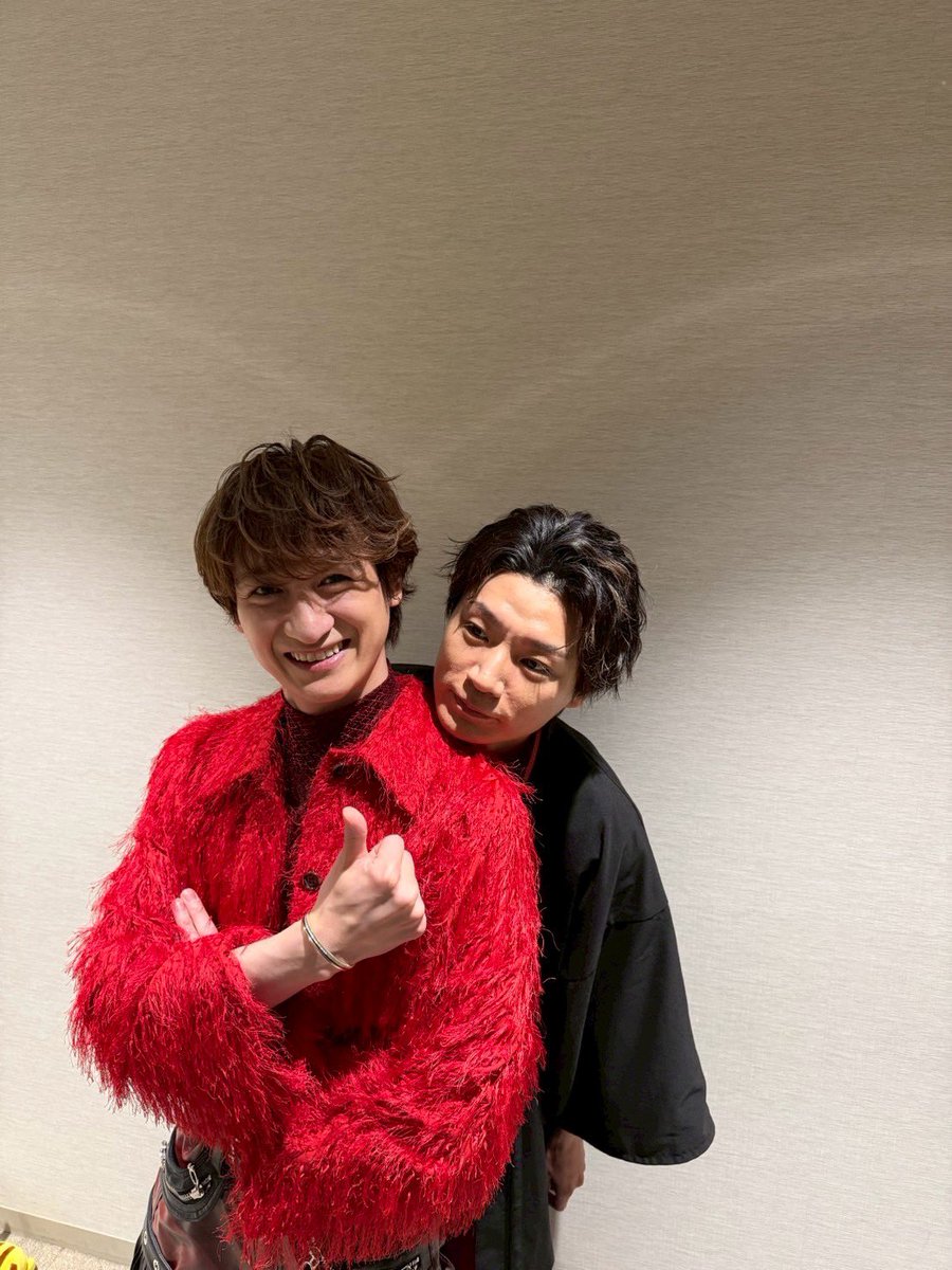 t_miyata_kmf2's tweet photo. #テレ東音楽祭2025夏 
出演してきました〜！！

肩にキャプテンピカチュウ乗せてる俺！
肩にキャプテンワタチュウ乗せてる俺！笑 https://t.co/ug7NLkxFaK