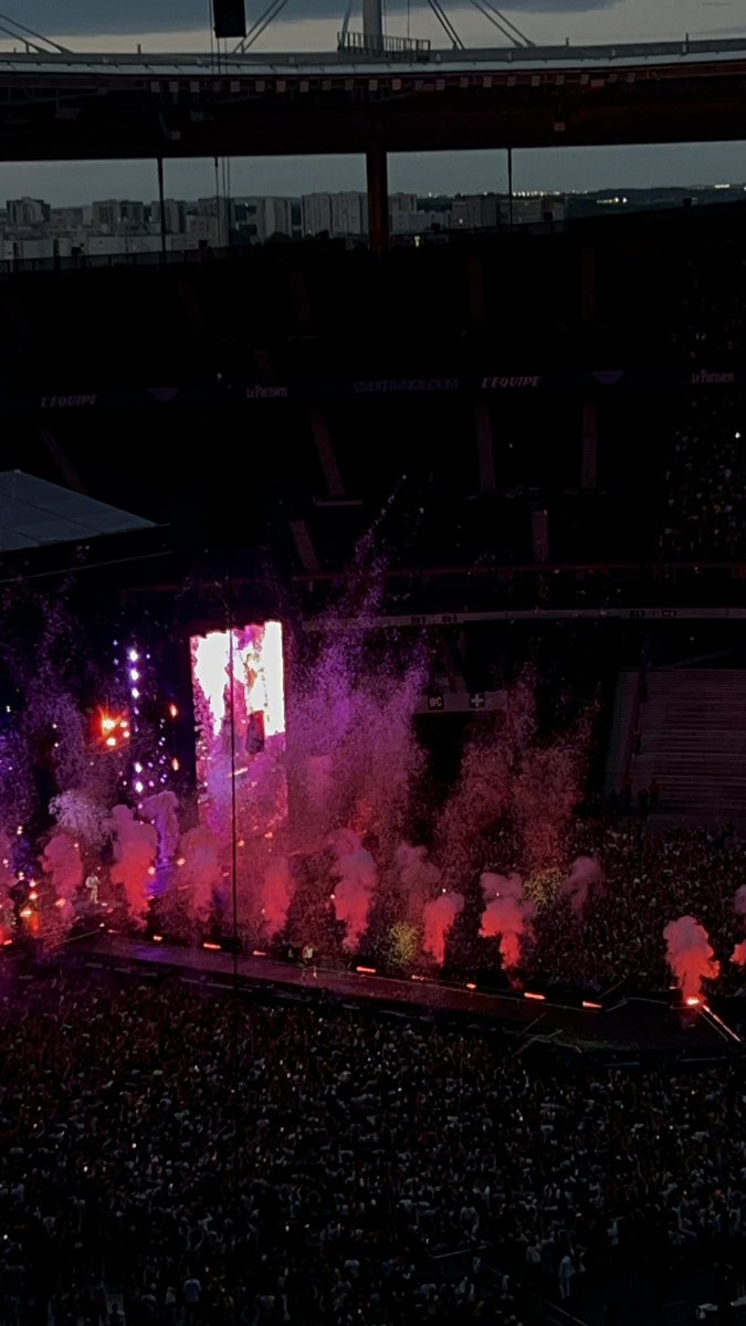 wildxpeach's tweet photo. 📸N2 IMAGINE DRAGONS 🐉 🔮 6 juillet 2025, Stade de France #ImagineDragons https://t.co/kn8xgTyLwY