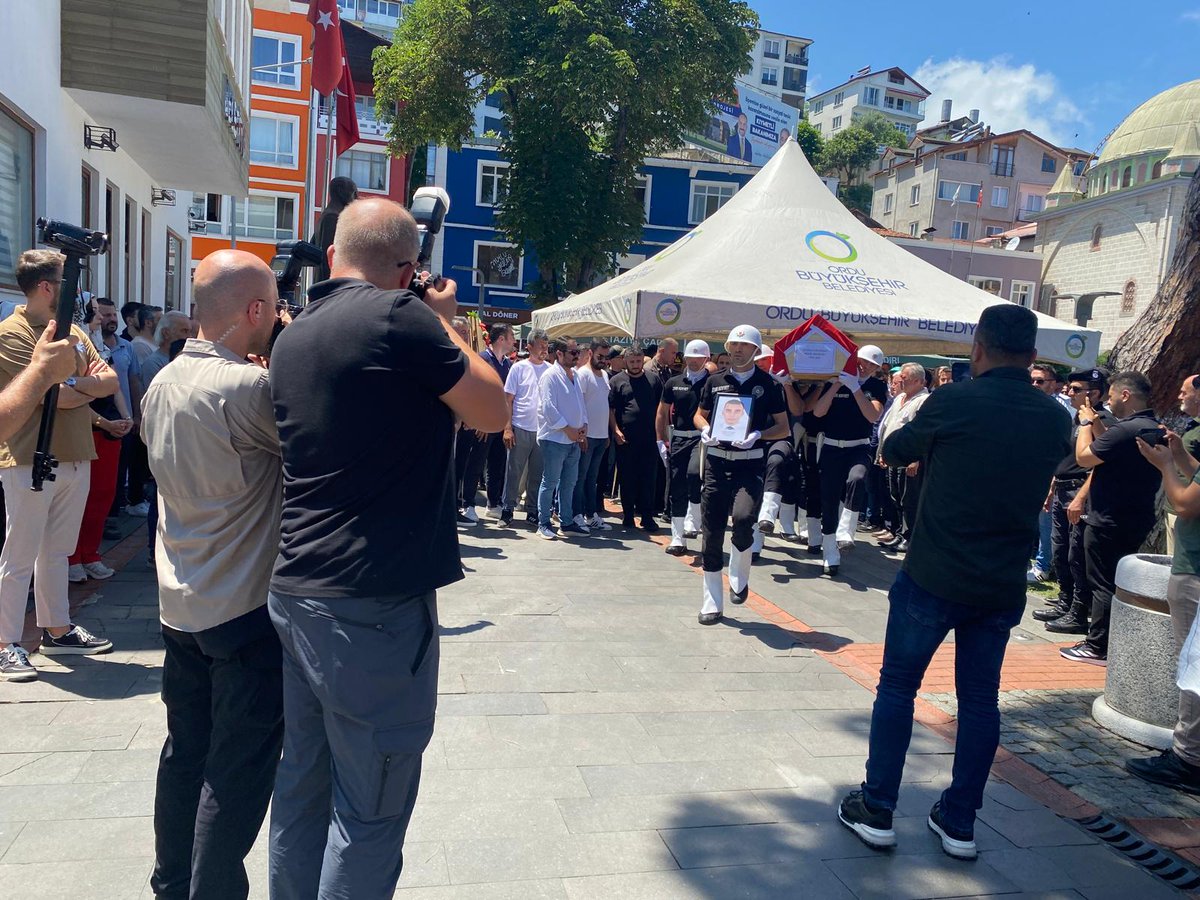 Ordu Şube Başkanımız, dava arkadaşımız Ahmet Durmaz’ın vefat eden kıymetli evladı Furkan Durmaz’ı, Ordu’da düzenlenen cenaze töreniyle son yolculuğuna uğurladık.

Merhum Furkan kardeşimize Allah’tan rahmet; başta Şube Başkanımız Ahmet Durmaz olmak üzere, ailesine, sevenlerine ve