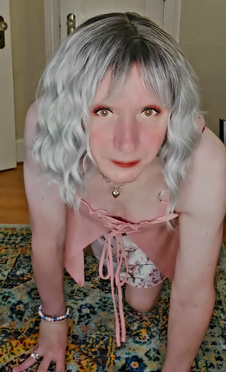 Good morning, sweeties. I hope you have a beautiful Wednesday 💋💗💋

#cd #trans #transgender #tgirl #crossdresser