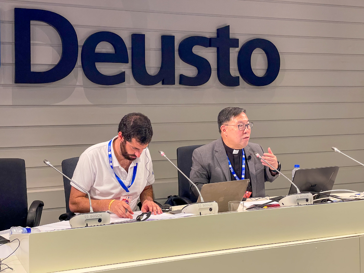 ¿Por qué evangelizamos?

Daniel Huang SJ da dos ideas: "Porque amamos a nuestros alumnos y porque amamos a nuestro mundo. Queremos que vivan con sentido y consuelo en un mundo con ansiedad o soledad. Queremos que descubran una comunidad, una luz, un propósito".

#JornadasEducsi