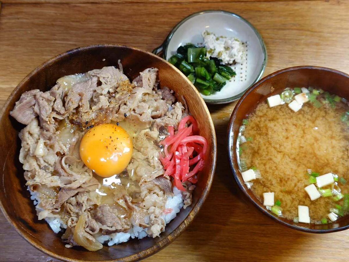 takephoto's tweet photo. #牛めし #gyumeshi #beefbowl #redginger  #matsuya #rawegg #misosoup #soup #takana #wasabiduke #dinner #mealathome #cooking #takekitchen #japanesefood #instafood #夕食 #夕ご飯 #夕ごはん #夕飯 #おうちごはん #自宅飯 #料理 #料理男子 #料理好きな人と繋がりたい #料理記録 https://t.co/QheJradXIm