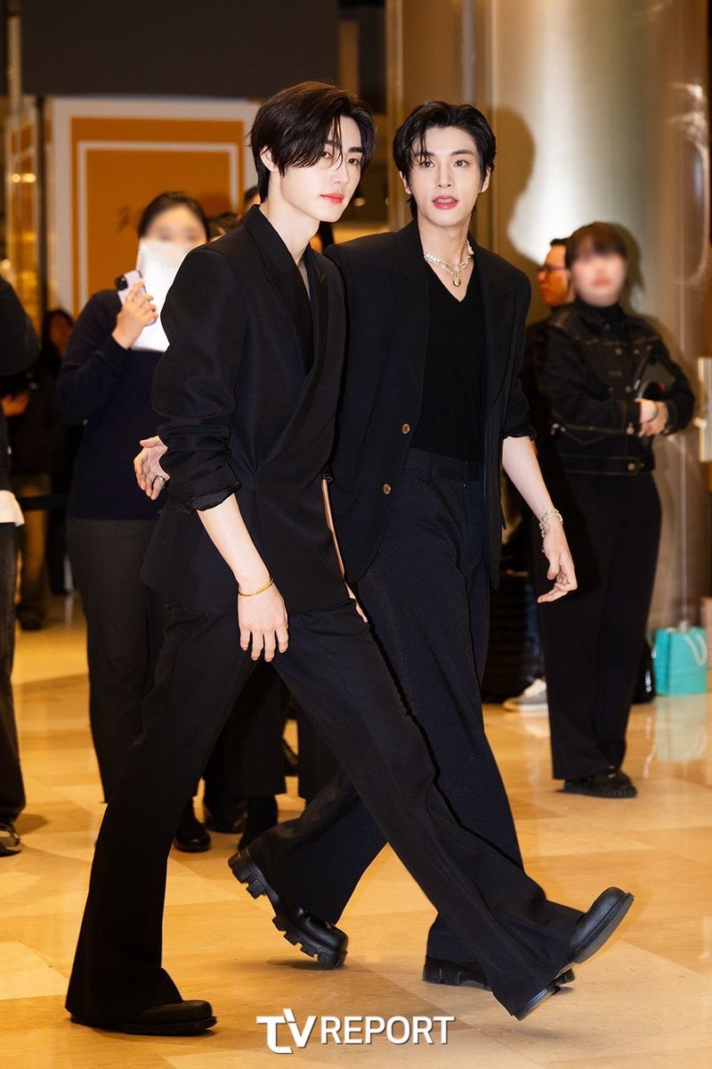 TIMELESS TIFFANY WITH JAKEHOON
#TiffanyIconsJAKEHOON
#SUNGHOON #JAKE <a href="/ENHYPEN/">ENHYPEN OFFICIAL</a> <a href="/ENHYPEN_members/">ENHYPEN</a>