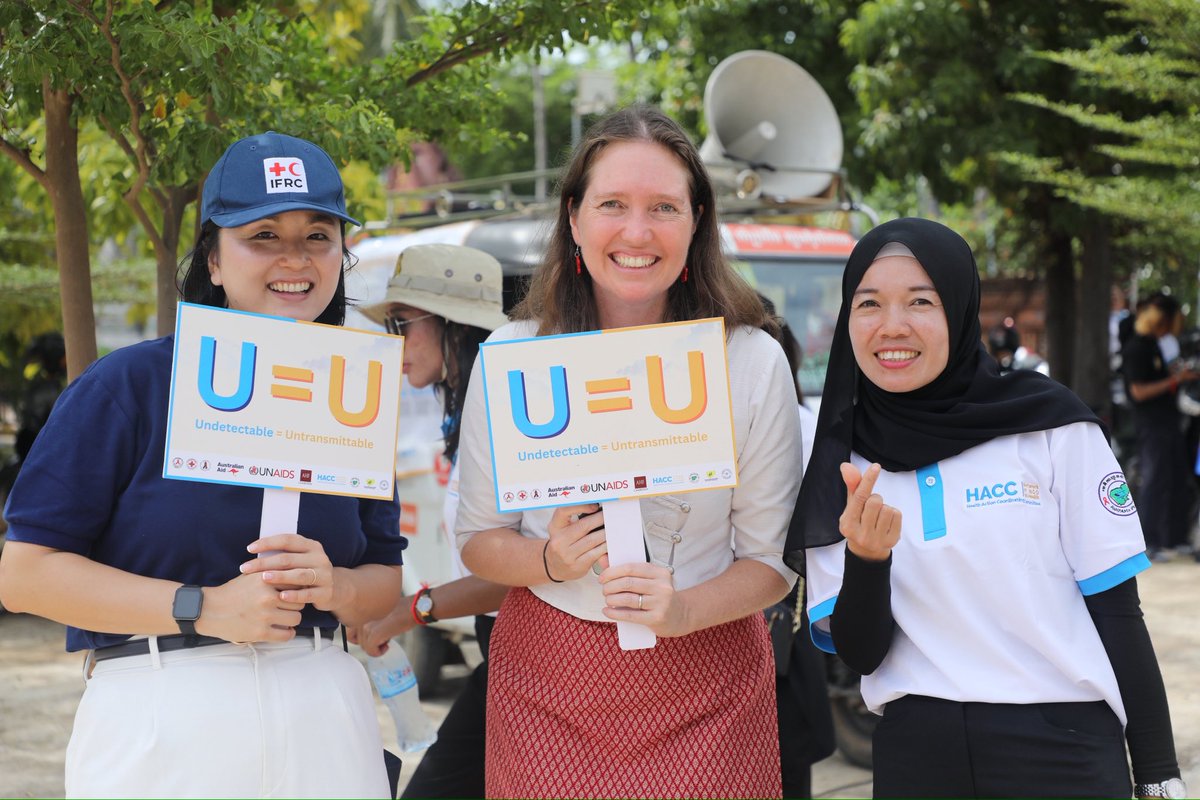 Cambodian_RC's tweet photo. More than 200 people from 20 institutions (including @CRC, @IFRC, @NationalAIDSAuthority, Battambang Administrative Hall, @HCCC, @AHF…) gathered in Battambang city and organized the event campaign “Undetectable = Untransmittable”!
https://t.co/t3tZI1YOMQ https://t.co/hxaUBaGz1h