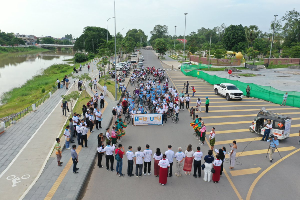 Cambodian_RC's tweet photo. More than 200 people from 20 institutions (including @CRC, @IFRC, @NationalAIDSAuthority, Battambang Administrative Hall, @HCCC, @AHF…) gathered in Battambang city and organized the event campaign “Undetectable = Untransmittable”!
https://t.co/t3tZI1YOMQ https://t.co/hxaUBaGz1h