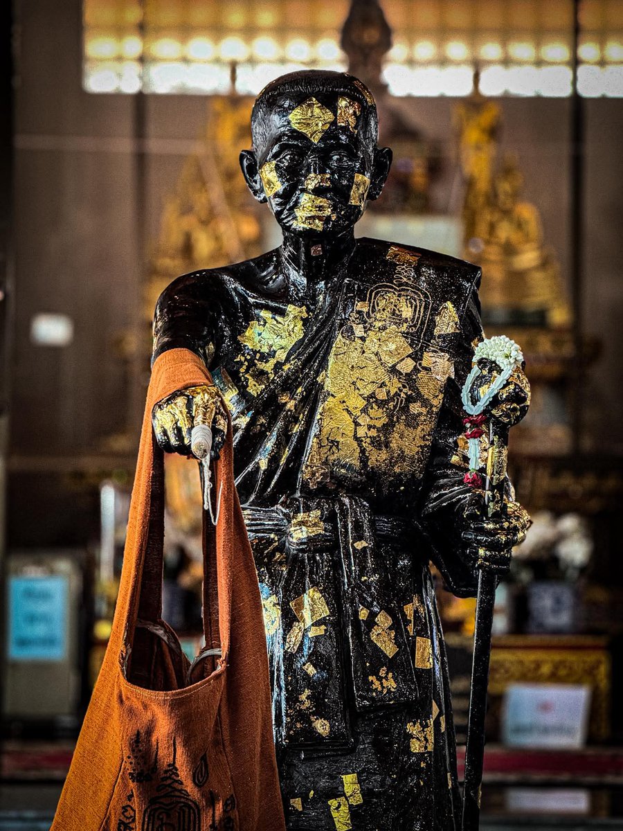 ค่ำคืนนี้ ...

ขอให้เทวดาเปิดทาง เปิดโชค เปิดบุญ เปิดโอกาสดีให้ชีวิต

เรื่องหนักขอให้เบา เรื่องเศร้าขอให้จาง เรื่องพังขอให้ผ่านพ้น และขอให้ทุกลมหายใจ เต็มไปด้วยเรื่องดี ๆ

สาธุ...