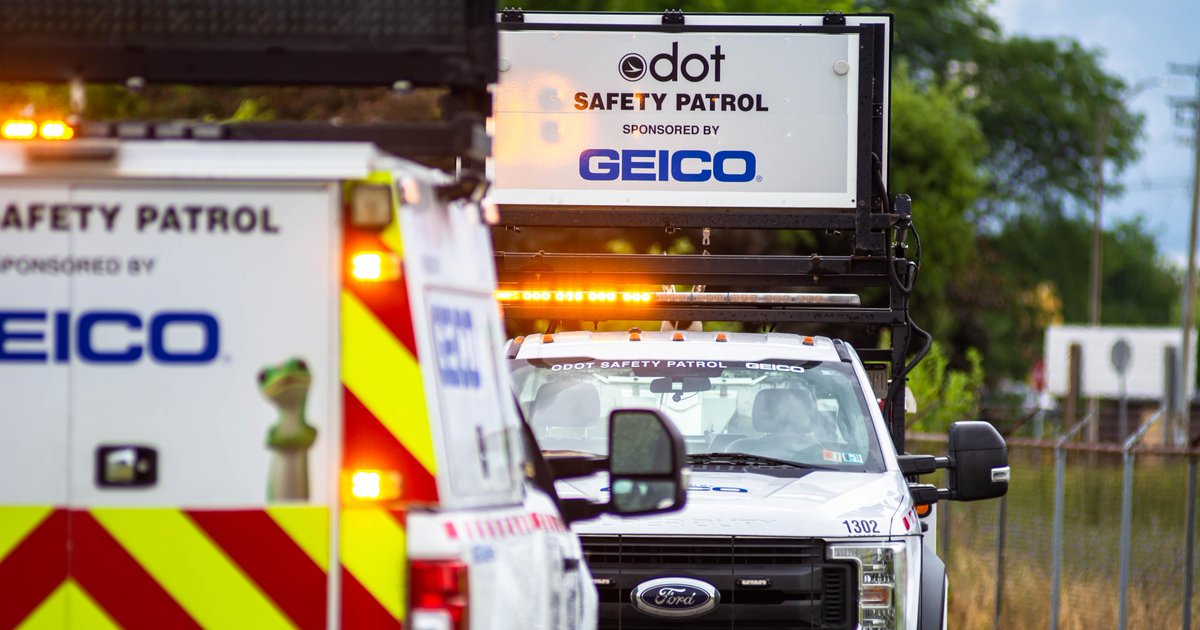 ODOT_Statewide's tweet image. DYK? In 2024 a motor vehicle was stolen every 37 seconds in the US. The ODOT Freeway Safety Patrol, sponsored by @GEICO, recommends you take your keys, lock your doors, park in well-lit areas and keep valuables out of sight. A little caution goes a long way. #GEICOSafetyPatrol