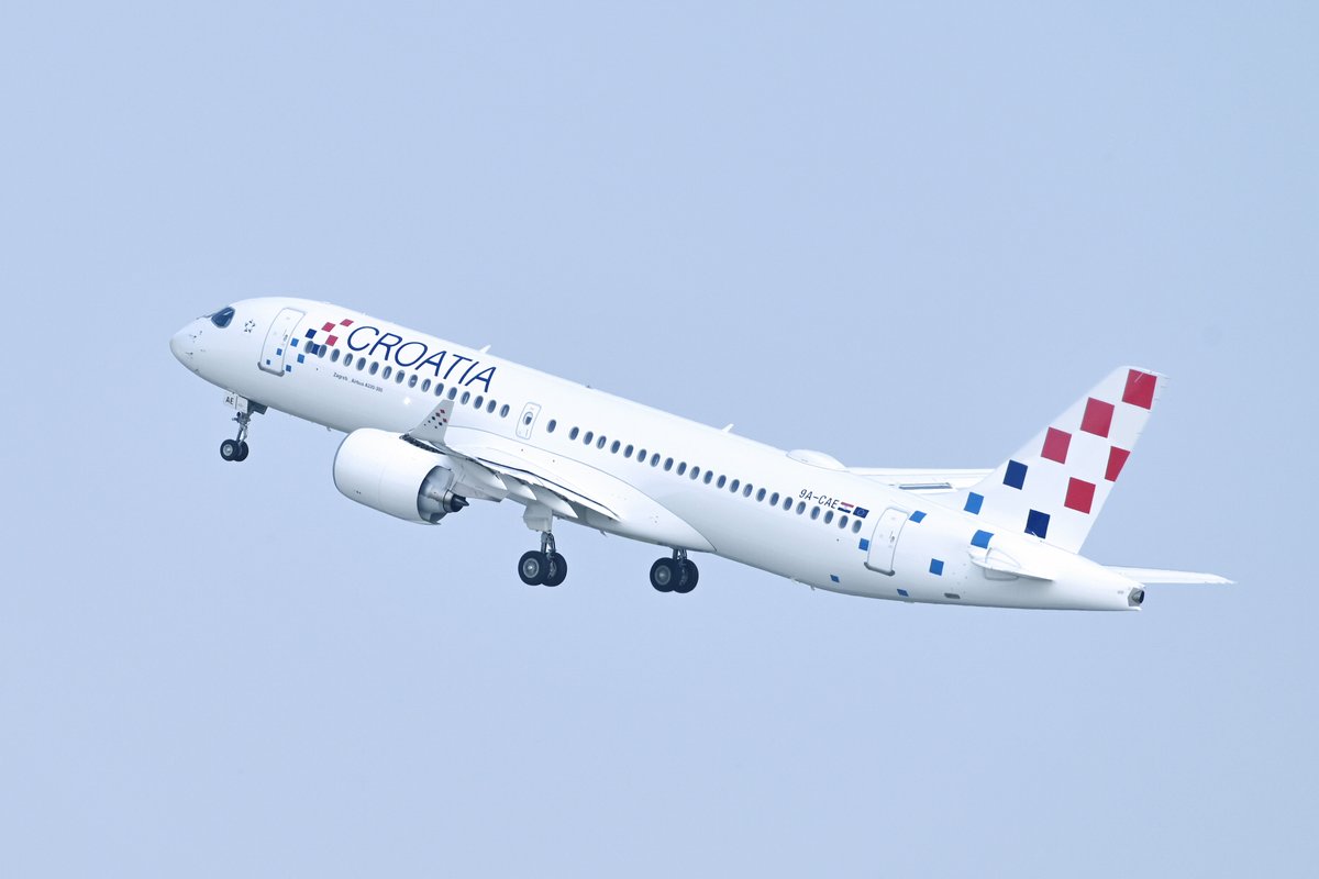 Czech Airlines Handling (@csah_prg) on Twitter photo Minulý týden jsme na <a href="/PragueAirport/">Prague Airport</a> přívítali první let pravidelné linky mezi Prahou a chorvatským Záhřebem. Spojení Praha – Záhřeb se do Prahy vrací po téměř 6 letech a my máme radost, že si dopravce <a href="/croairlines/">Croatia Airlines</a> vybral právě naše handlingové služby. 🙏 Minulý týden jsme na <a href="/PragueAirport/">Prague Airport</a> přívítali první let pravidelné linky mezi Prahou a chorvatským Záhřebem. Spojení Praha – Záhřeb se do Prahy vrací po téměř 6 letech a my máme radost, že si dopravce <a href="/croairlines/">Croatia Airlines</a> vybral právě naše handlingové služby. 🙏