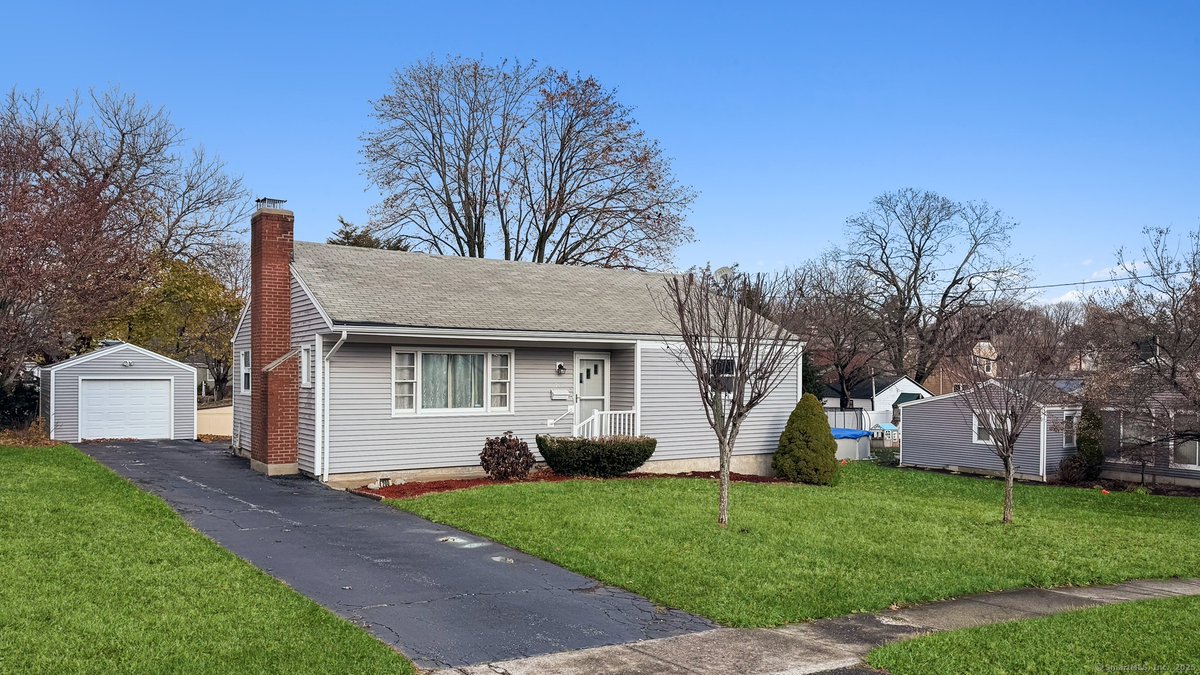 JaviFloresCT's tweet photo. 200 Lobdell Drive, Stratford, CT, 06614
2 bed | 1 bath 1065 Sq. Ft.
Active | $2,700
https://t.co/sajkr1znqQ
Discover this charming 2-bedroom, 1-bathroom ranch-style home available for rent in Stratford. This residence features a comfortable living room with a fireplace, a... https://t.co/Psk7iCeR6z