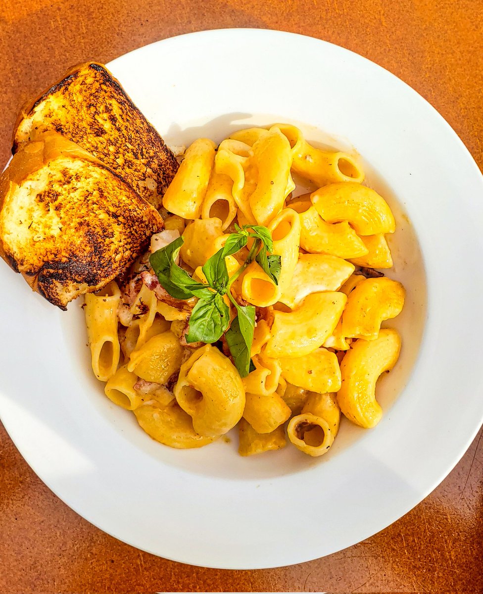 Did you know that we don't only serve Pork Kikalayo, we have Macaroni Cabonara too at 25k. Order now and enjoy this meal and yes we do deliver, call 0771 629746. #LunchBreak #MotoMotoGrill