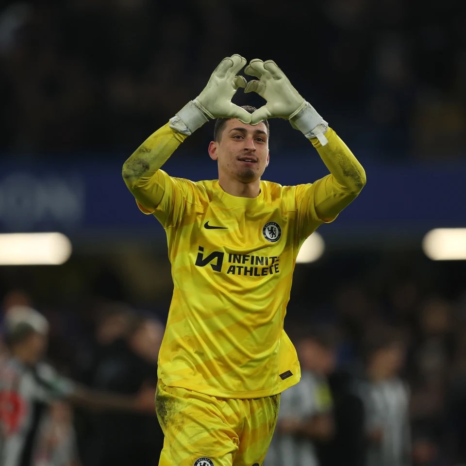 🚨 Bournemouth have submitted opening official bid to Chelsea for Djordje Petrović. The player is keen on the move and Bournemouth are now hopeful of getting deal done.

[<a href="/FabrizioRomano/">Fabrizio Romano</a>] #afcb