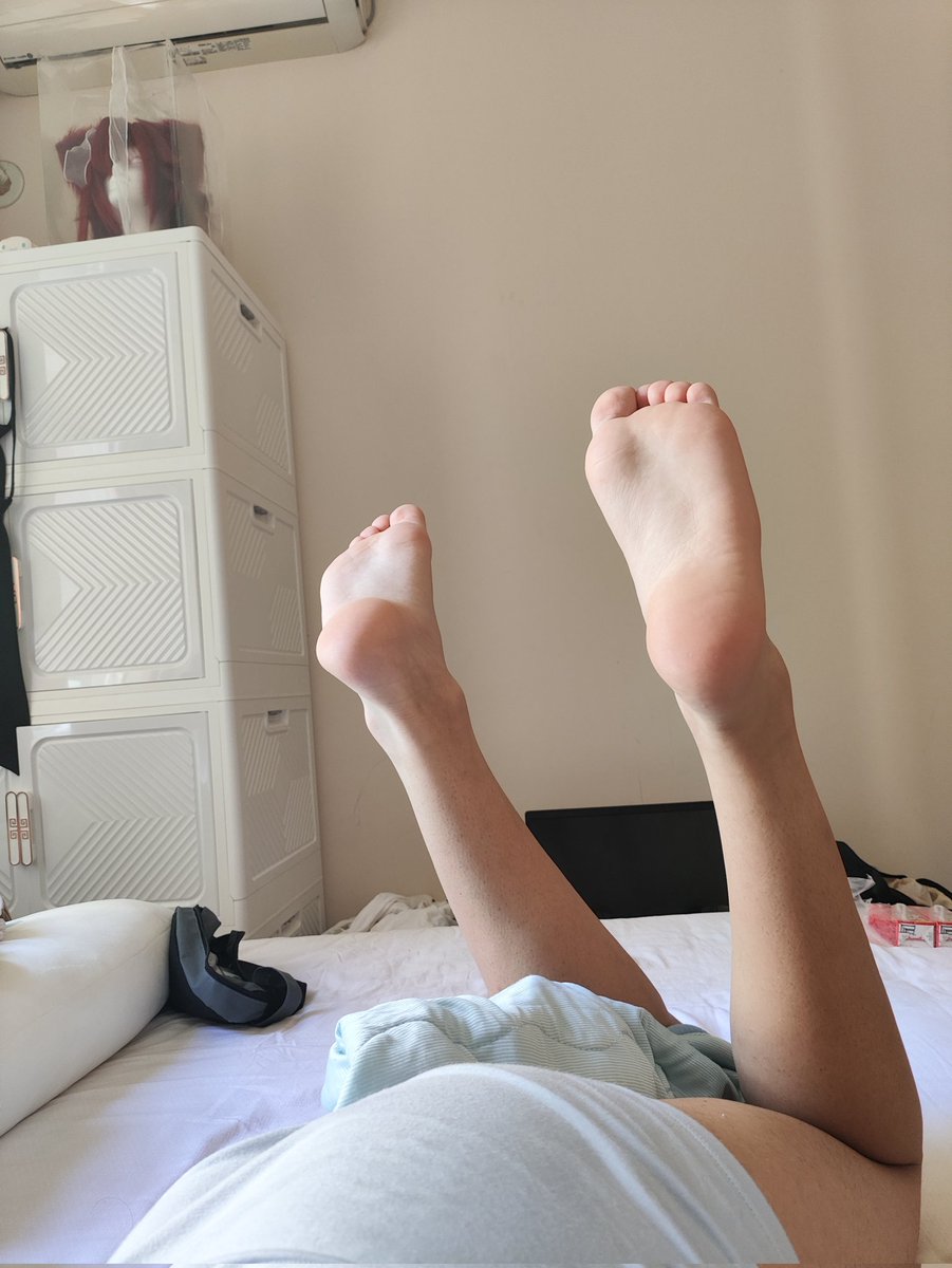 水一下（）
#可爱的男孩子 #足控福利