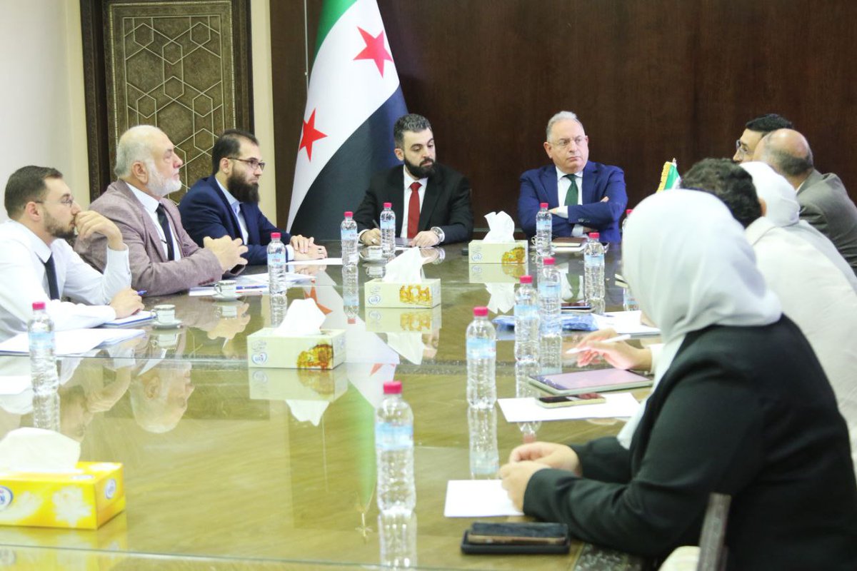SyrMOfF's tweet image. مناقشة تنظيم الإدارة المالية للبلديات والمحافظات كانت المحور الرئيسي لاجتماع وزير الإدارة المحلية والبيئة السيد "محمد عنجراني" وفريقه مع وزير المالية، حيث تم التطرق إلى سبل تقديم دعم مالي إضافي للمحافظات التنموية والنائية لدعم مشاريع حيوية وملحة.
#وزارة_المالية