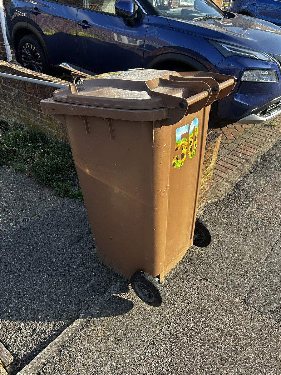 Slade Green and Northend Labour Cllrs (@northendlabour) on Twitter photo Great to be out meeting residents on Bridge Road last night. Many issues picked up with waste collections, street cleaning and foliage clearance. Many voting <a href="/UKLabour/">The Labour Party</a> next year, they want change in Bexley after years of Tory managed decline. Great to be out meeting residents on Bridge Road last night. Many issues picked up with waste collections, street cleaning and foliage clearance. Many voting <a href="/UKLabour/">The Labour Party</a> next year, they want change in Bexley after years of Tory managed decline.