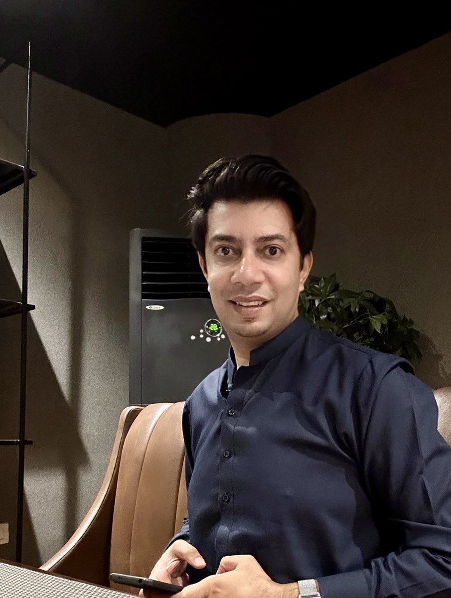 UmairSaeedCoach's tweet photo. Engineer turned Life Coach.
I decode neuroscience, flow state, identity rewiring, masculine energy & system thinking.
📍Authenticity is my Algorithm
📍Tap in if you’re done playing small.
#PakistanMindset #SelfMastery #NeuroCoach #Reinvention https://t.co/UjNkPnmjKI