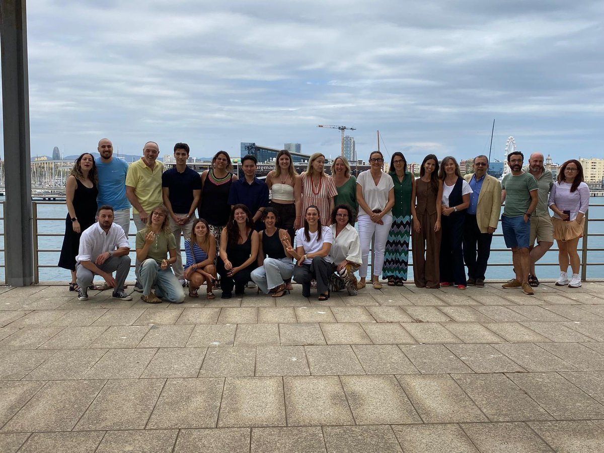 Fundació BCN FP (@fundaciobcnfp) on Twitter photo L'equip de la fundació som a l'#Institutdelogística de #BCN junt amb el nostre president honorífic <a href="/fabregaspere/">Pere A. Fabregas</a>,la nostra presidenta <a href="/martarodmart/">Marta Rodriguez</a>, fent balanç anual: mirant enrere per visualitzar millores i endavant per marcar objectius i oportunitats.
#FBCN sempre per l'#FP. L'equip de la fundació som a l'#Institutdelogística de #BCN junt amb el nostre president honorífic <a href="/fabregaspere/">Pere A. Fabregas</a>,la nostra presidenta <a href="/martarodmart/">Marta Rodriguez</a>, fent balanç anual: mirant enrere per visualitzar millores i endavant per marcar objectius i oportunitats.
#FBCN sempre per l'#FP.