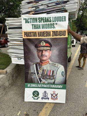 “The sense of external threat and national unity has led many Pakistanis to rally around the armed forces, although this resurgence in support may prove to be transient,"  @watandost tells The Diplomat buff.ly/ojzqXMH