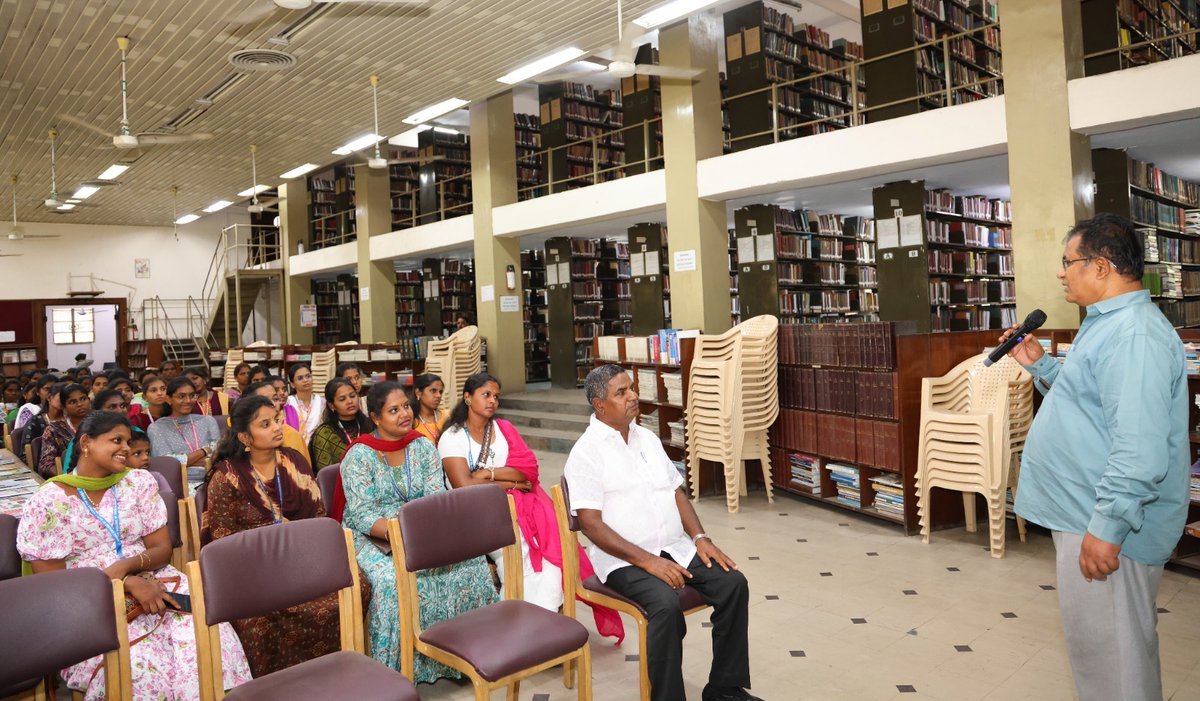 csiriict's tweet image. Around 45 students along with faculty from Arasu college of Arts and Science from Tamil Nadu visited CSIR-IICT on 9th July 2025, They had a lab tour going around research labs, facilities and also interacted with staff.
@CSIR_IND @DrNKalaiselvi @CSIR_NIScPR @AcSIR_India
