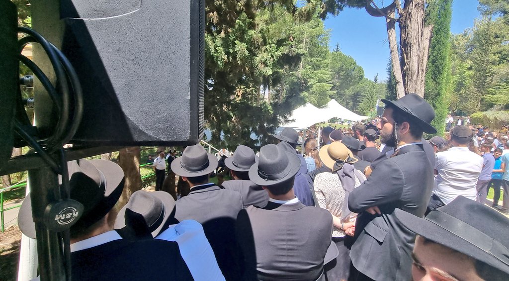 GiladCohenJR's tweet image. בית העלמין הצבאי בהר הרצל