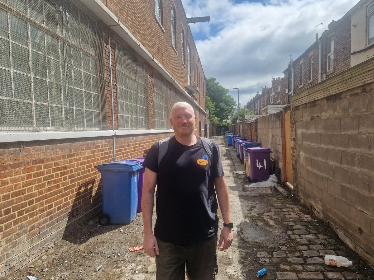 Craig Pearson (@ctpearson2409) on Twitter photo <a href="/CarlCashman/">Carl Cashman</a> <a href="/LiverLibDems/">Liverpool Liberal Democrats</a> <a href="/Everton2Gether/">Kevin Robinson-Hale</a> Fabtastic to see this has been cleared from the Alleyway between Doric and Wharncliffe Road. <a href="/CarlCashman/">Carl Cashman</a> <a href="/LiverLibDems/">Liverpool Liberal Democrats</a> <a href="/Everton2Gether/">Kevin Robinson-Hale</a> Fabtastic to see this has been cleared from the Alleyway between Doric and Wharncliffe Road.