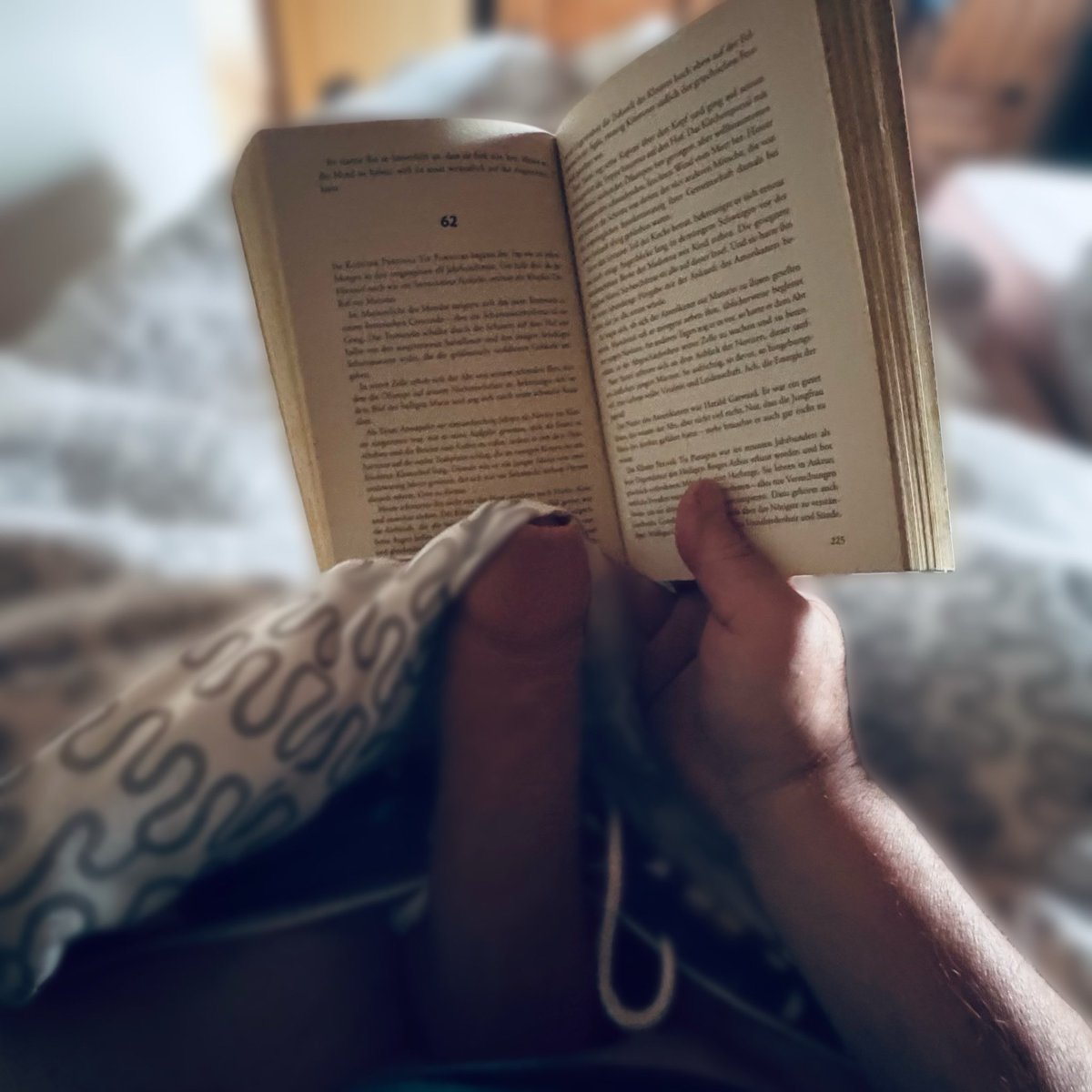 Totti6284Berlin's tweet photo. Ein gutes Buch im Urlaub….. https://t.co/rFekYemMrn