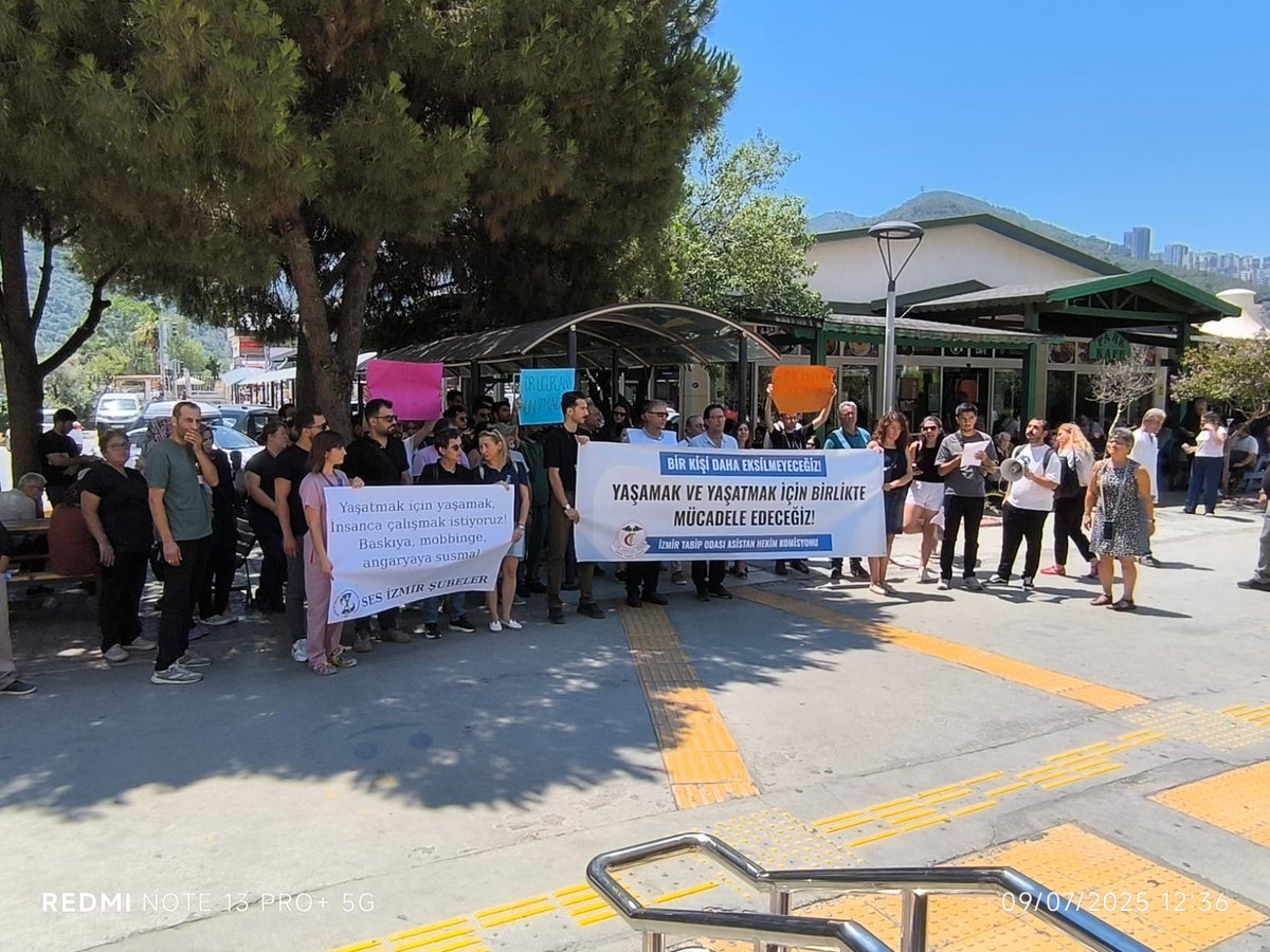 İzmir Tabip Odası Asistan Hekim Komisyonu, bir yıl önce hayatını kaybeden Doktor Uğurcan Ağcaoğlu için Dokuz Eylül Üniversitesi Tıp Fakültesi Hastanesi’nde bir basın açıklaması yaptı.
izmirtabip.org.tr/dr-ugurcan-agc…