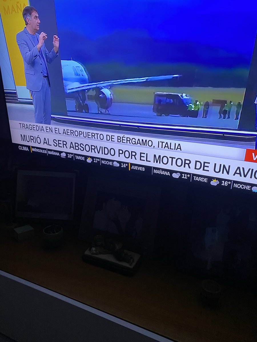 EstelaDamico's tweet photo. Por favor! Quién escribe los zócalos? Alguien que revise?
Absorber, absorbido https://t.co/cZJcn3Cpg7