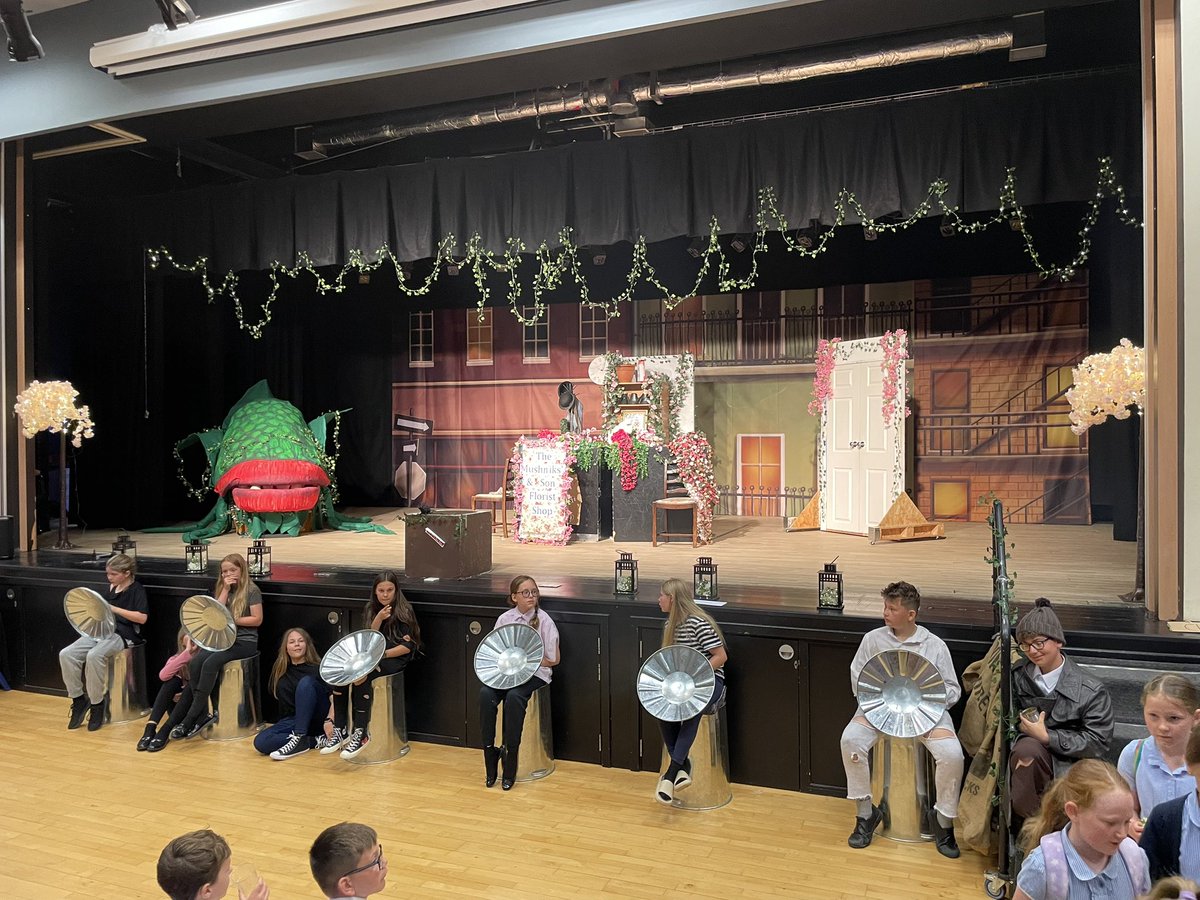 PATCarletonHigh's tweet photo. A huge thank you to @PATLarksHill @carletonparksch @therookeries @halfpennylane @DeLacyPrimary for coming to watch our matinee of Little Shop of Horrors! Our students have a great performance! We can’t wait to do it all again tonight!
#CHSSummerShow #LittleShop https://t.co/2JPcmBk7xM