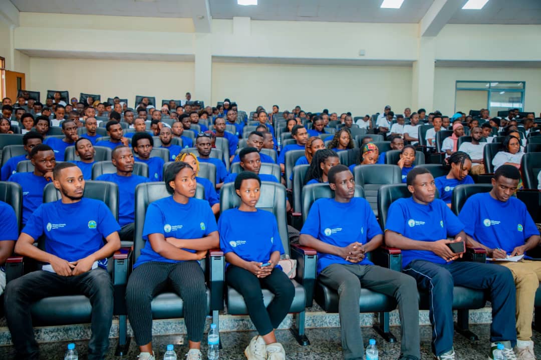 Wikliff_'s tweet image. Rubyiruko menya amateka yawe @Kigali #youth @Confrence