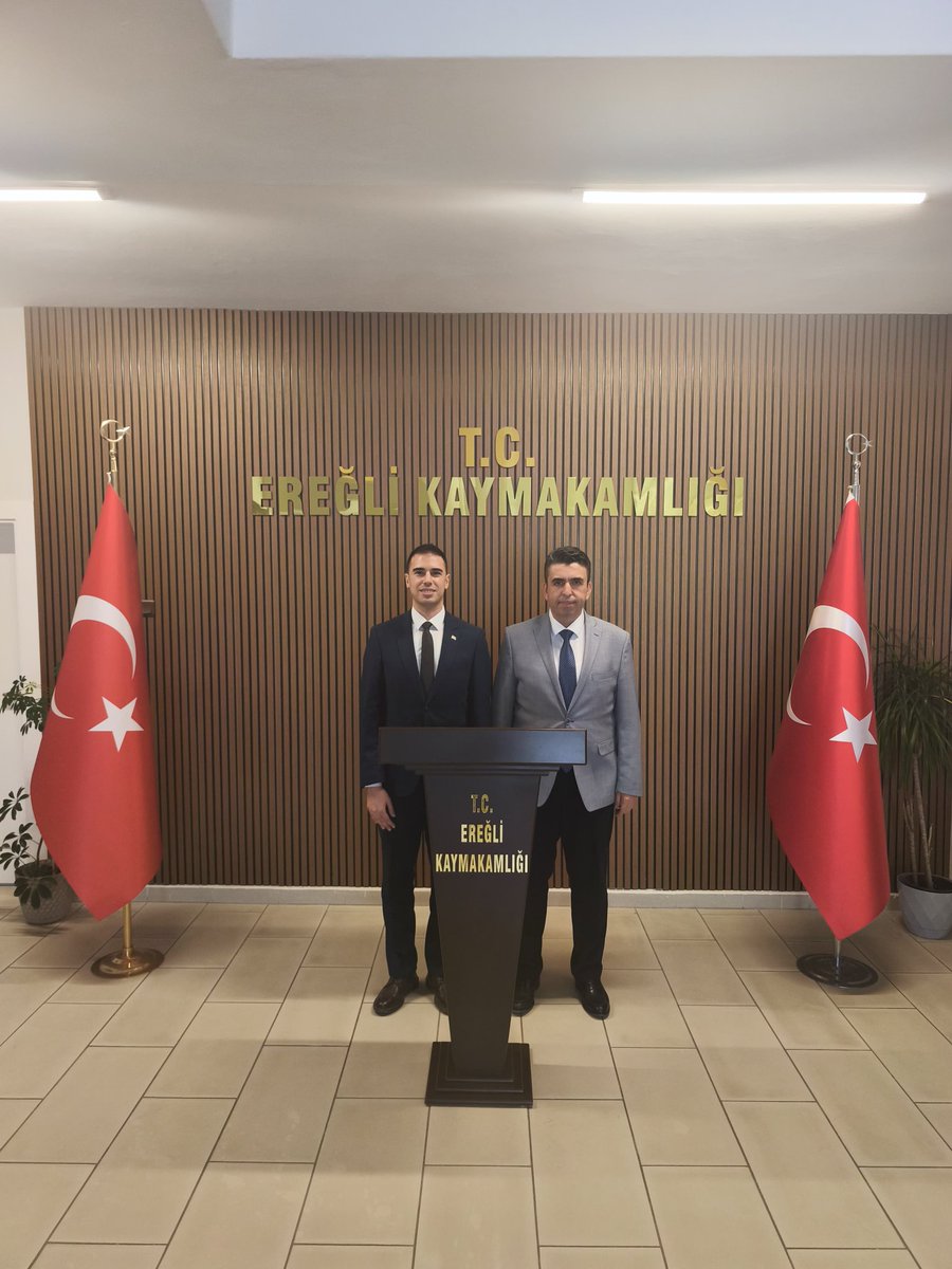 Emirgazi Kaymakamı sayın Melih BULGUR, Kaymakamımız sayın Murat EREN'e makamında hayırlı olsun ziyaretinde bulundular.
<a href="/Murat_Eren/">Murat EREN</a>