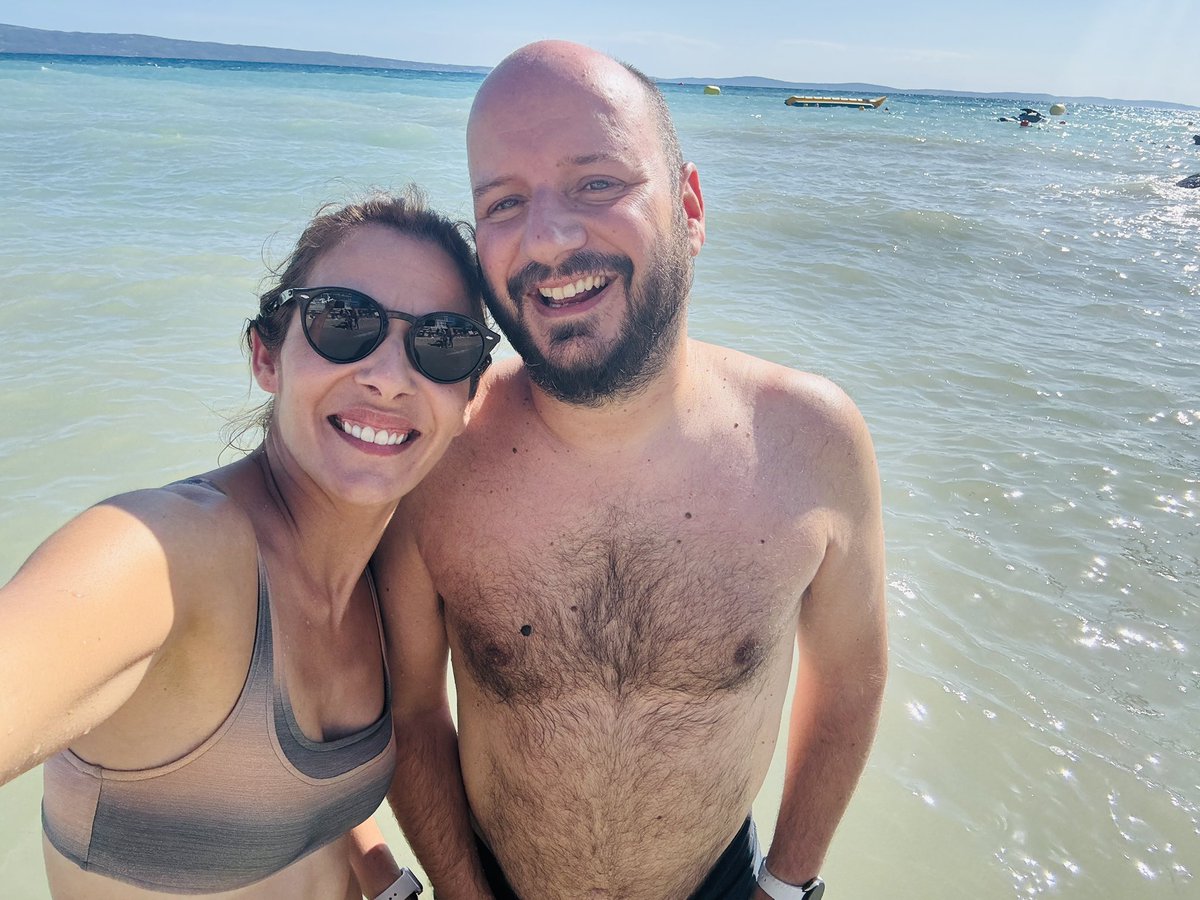 inwonderlandnic's tweet image. 📍Sun —&amp;gt; Water —&amp;gt; Beach 🏖️ #relaxmood #split #croatia