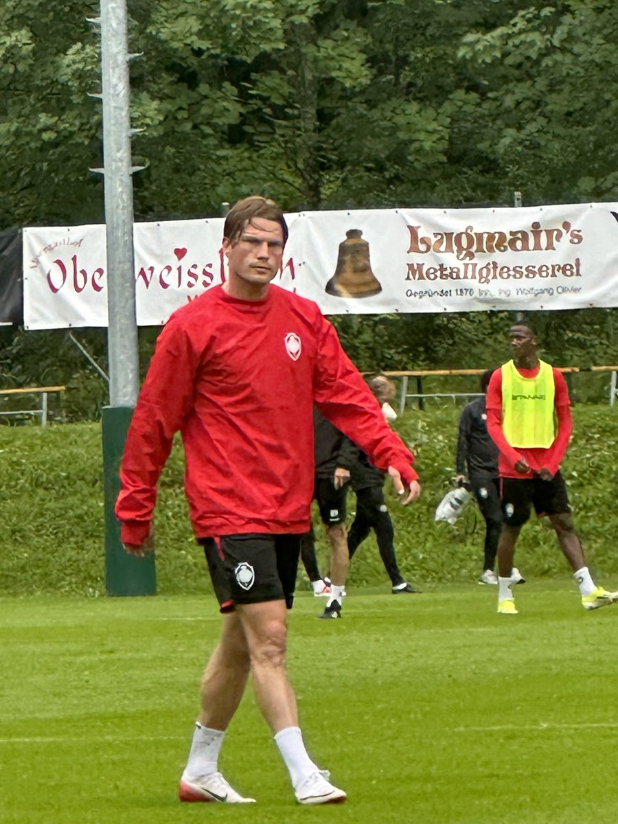 Moenske's tweet photo. Aangename kennismaking met #Waidring en leuk om de spelers eens aan het werk te zien @official_rafc 💪🏻#StageRAFC https://t.co/d67KsHreL9