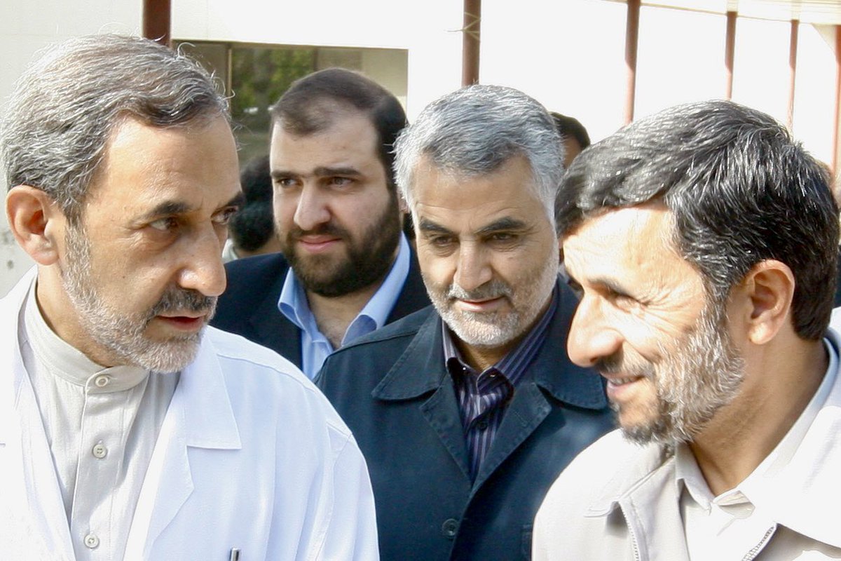 reza_ebrahimi2's tweet image. آیا بهتر و مناسب تر از #احمدی_نژاد برای نجات کشور سراغ دارید.!؟