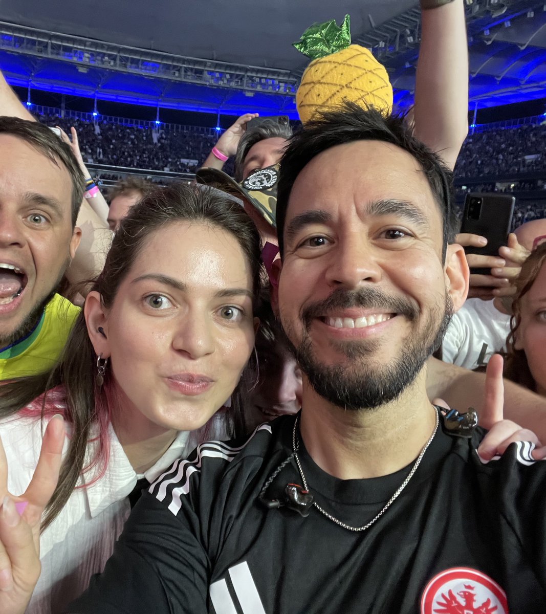 a.🍍| fan account tweet media