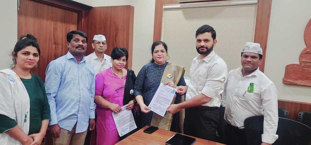 📢 PMC School Crisis!
Bopodi’s E-Learning School has 100s of students but only 2 teachers!

After complaints failed, parents approached AAP’s Anne Anish &amp; Vikas Chavan.

AAP met PMC Edu Dept. 📄
If teachers aren’t appointed ASAP, AAP will protest!

#AAP #RightToEducation