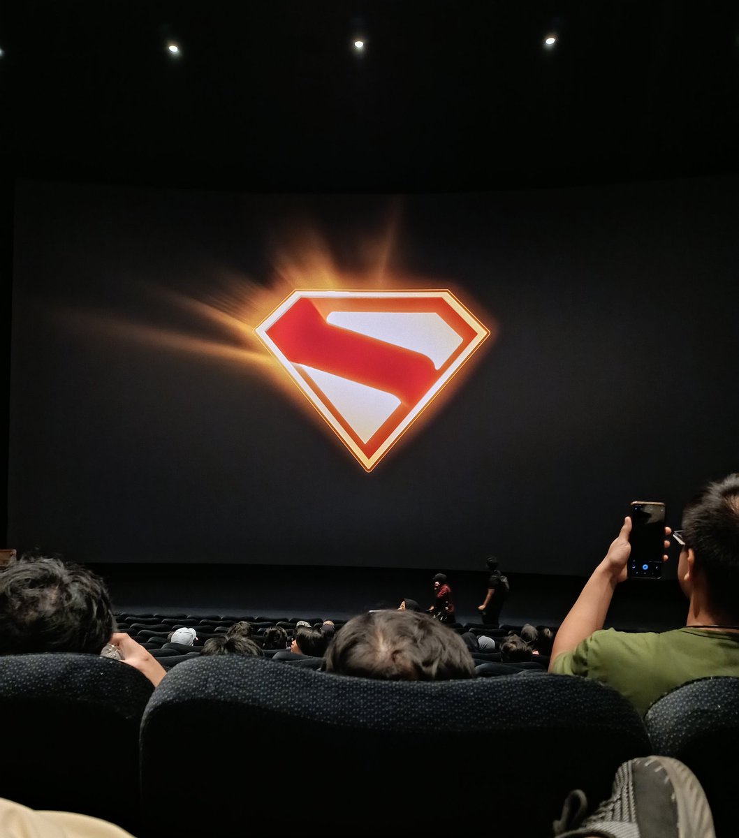 knight4968's tweet photo. The ending scene is straight up my favorite ending to a superhero film so far https://t.co/Z4wvLDOhhv