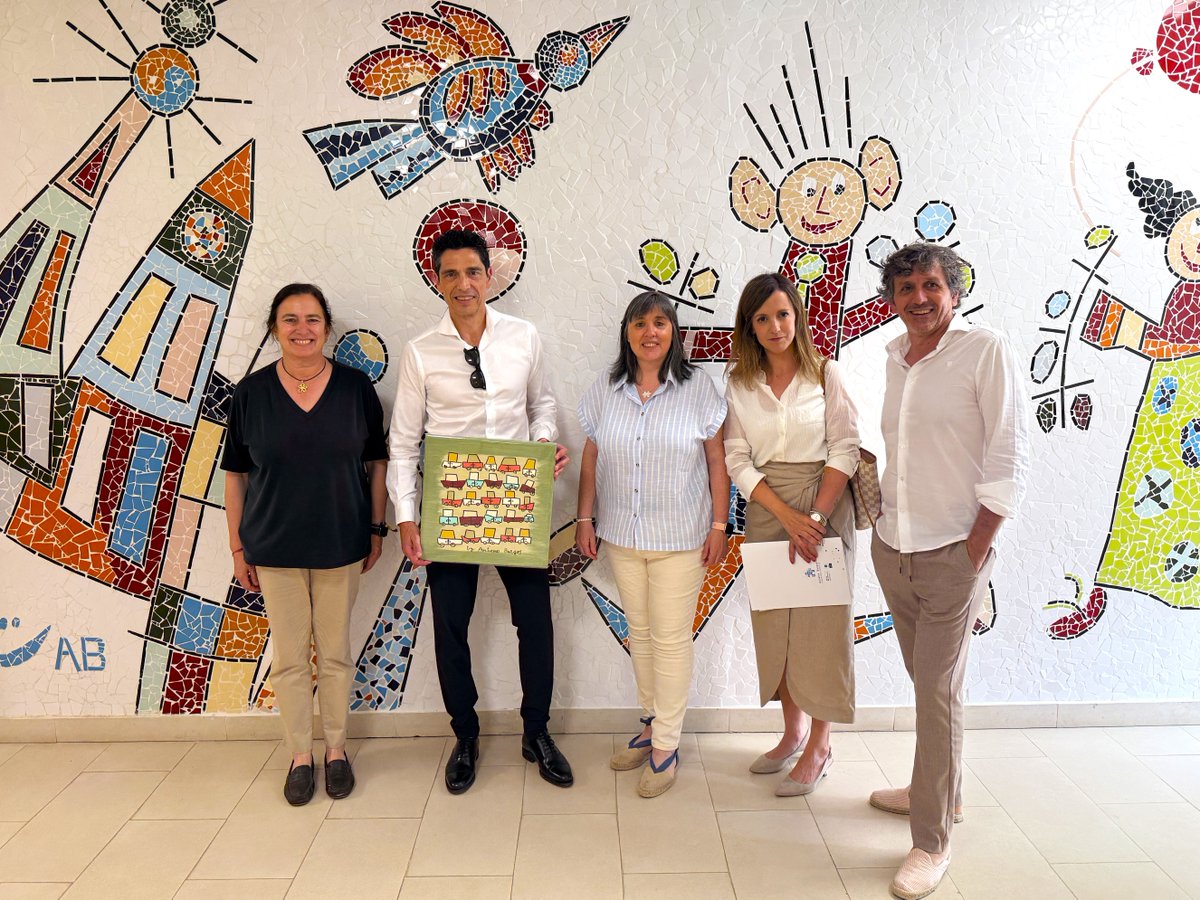 Autismo Burgos (@autismo_burgos) on Twitter photo 🔵Visita del <a href="/grupodesantiago/">Grupo de Santiago Automoción</a> Automoción a Autismo Burgos.
👉🏼Hace unos días recibimos a Fernando de Santiago, Director General, y Ana Esteban, Directora Financiera, de RRHH y de Marketing del Grupo de Santiago Automoción. 🔵Visita del <a href="/grupodesantiago/">Grupo de Santiago Automoción</a> Automoción a Autismo Burgos.
👉🏼Hace unos días recibimos a Fernando de Santiago, Director General, y Ana Esteban, Directora Financiera, de RRHH y de Marketing del Grupo de Santiago Automoción.