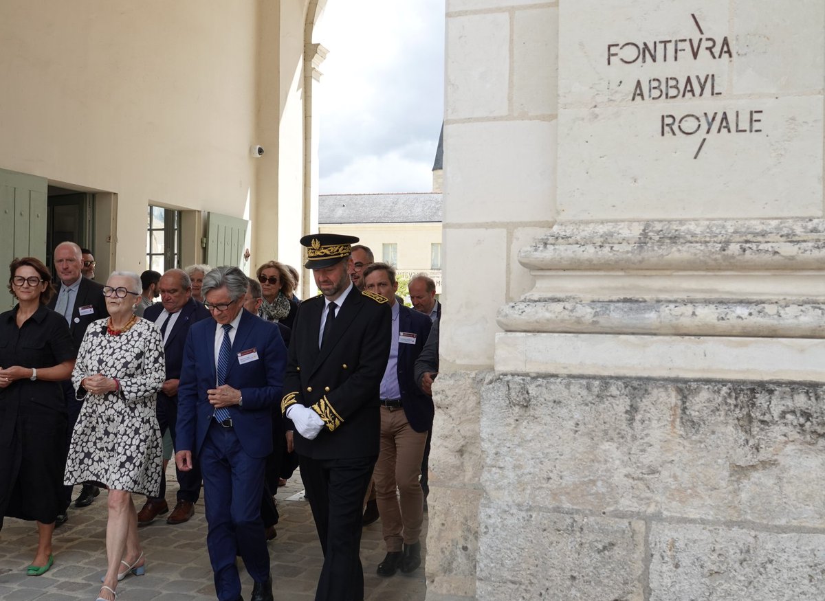 Prefet49's tweet image. 🇫🇷 À Fontevraud-l’Abbaye, la Ministre @FrancoiseGatel a célébré les 50 ans du label Petites Cités de Caractère
La Ministre a réaffirmé l’engagement de l’Etat à soutenir les initiatives exemplaires des petites citées labellisées qui contribuent à la richesse du pays