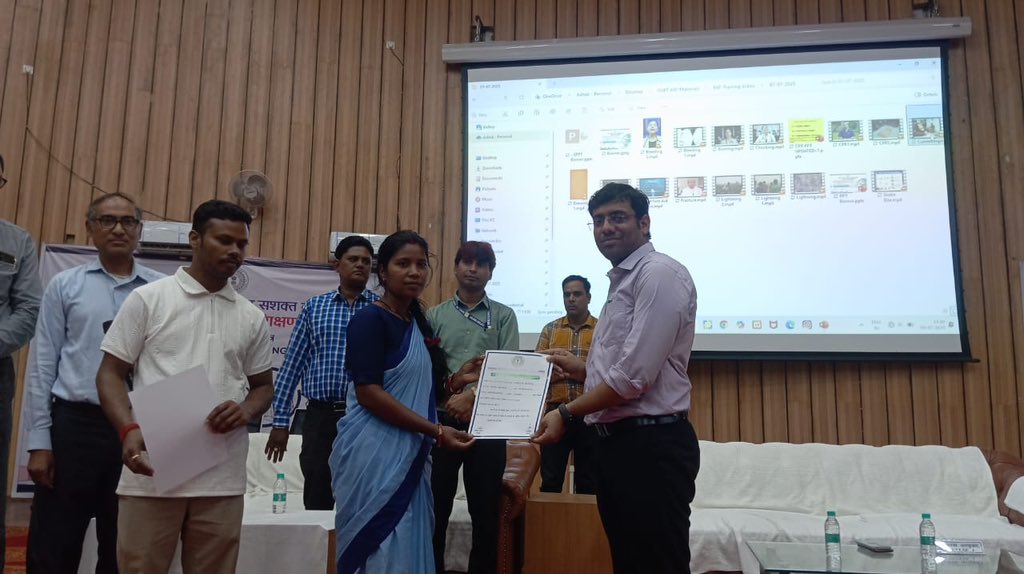 फैज़فیض 🇮🇳 (@faizdhs) on Twitter photo Training & Certification of 4th batch of “ आपदा मित्र “, the first responders in emergency situations.
<a href="/DC_Ramgarh/">DC Ramgarh</a> <a href="/JharkhandCMO/">Office of Chief Minister, Jharkhand</a> Training & Certification of 4th batch of “ आपदा मित्र “, the first responders in emergency situations.
<a href="/DC_Ramgarh/">DC Ramgarh</a> <a href="/JharkhandCMO/">Office of Chief Minister, Jharkhand</a>